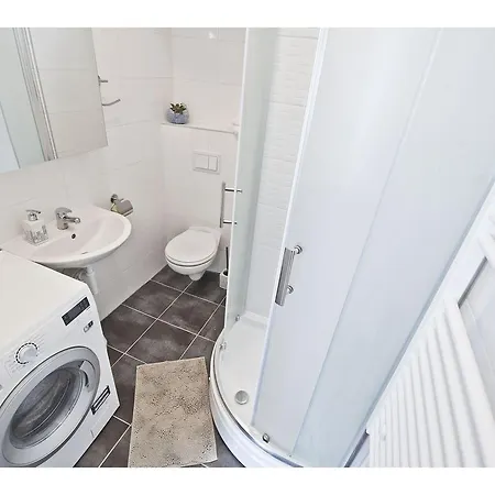 아파트먼트 그랜드 아파트 *