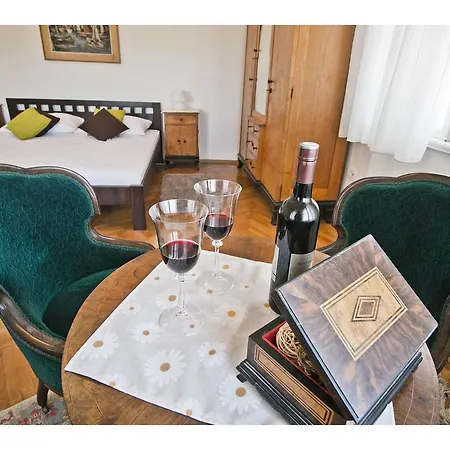 Grand Apartment