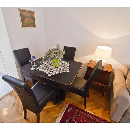 Grand Apartment