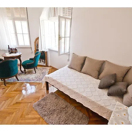 아파트먼트 그랜드