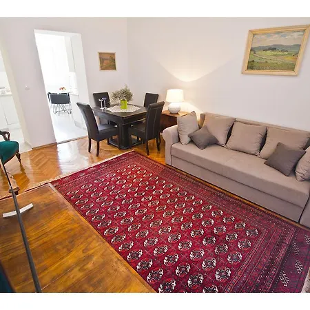 아파트먼트 그랜드