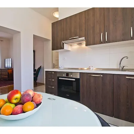 아파트먼트 그랜드 스플리트