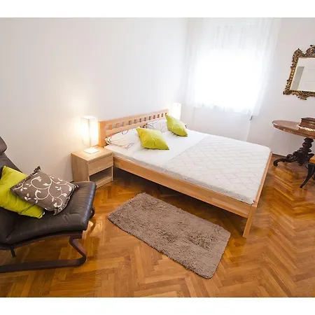 아파트먼트 그랜드 스플리트