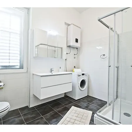 아파트먼트 그랜드 스플리트